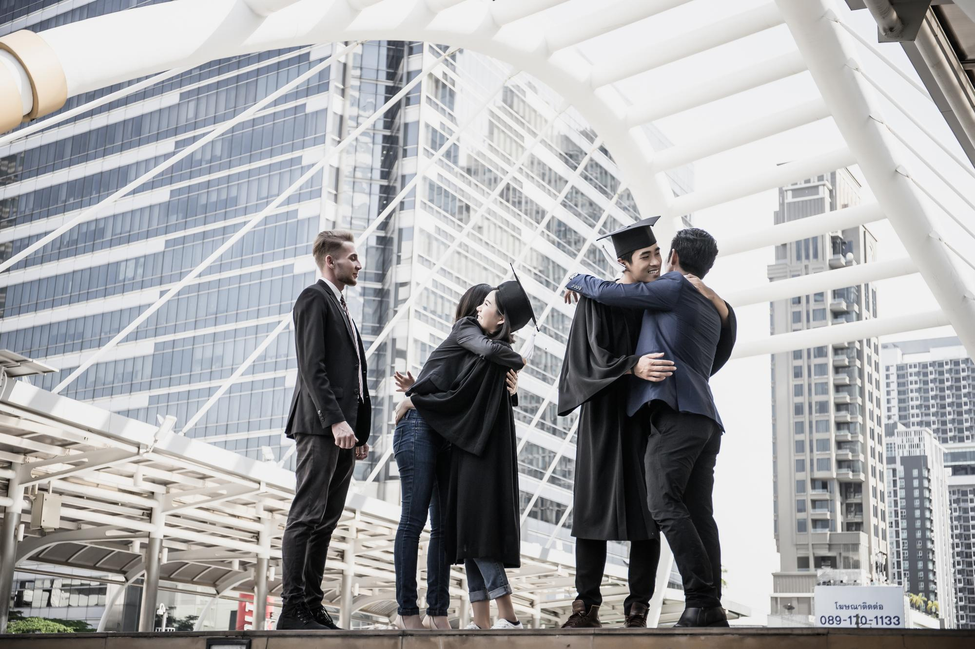 Five Mature Students Excel in MBA with Distinction - HT Global Consulting(7)